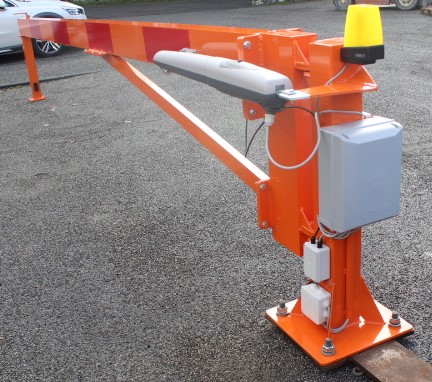 Barrière tournante motorisée Bidart Ral 2009 Orange trafic