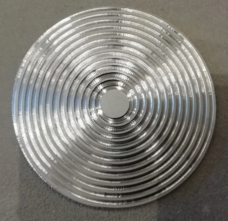 Clou de voirie inox strié finition brute