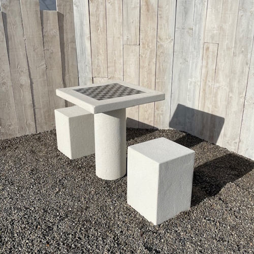 Ensemble table de jeux avec tabourets carrés Finition Crépis ton sable