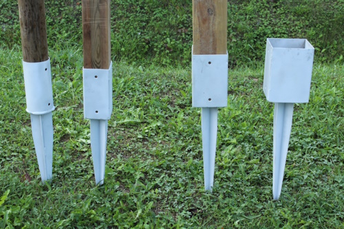 Fourreaux en pointe pour potelets bois rondin ou section carrée