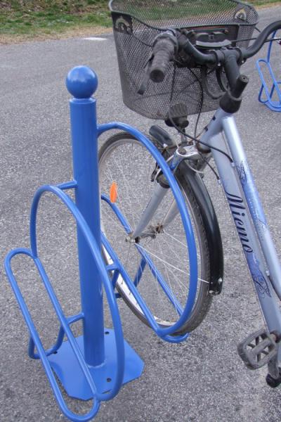 Base cycles  avec tête de poteau à boule